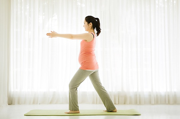 포토 JPG 스튜디오촬영 전신 여자 요가 엄마 실내 한명 서기 옆모습 30대 운동 희망 임산부 한국인 준비 설레임 성인여자만 성인여자한명만 장년여자한명만 국내포토 1 웰빙 감정 뷰포인트 가족 모션 건강 사람 동양인 내부 장년 임신 여자만 여자한명만 장년여자만 성인만 파일형식