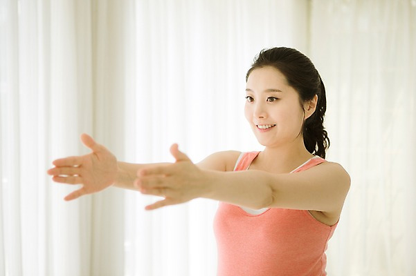 포토 JPG 스튜디오촬영 여자 요가 엄마 실내 한명 서기 미소 상반신 30대 운동 희망 임산부 한국인 준비 설레임 손뻗기 성인여자만 성인여자한명만 장년여자한명만 국내포토 1 웰빙 감정 가족 모션 표정 건강 사람 동양인 내부 장년 임신 여자만 여자한명만 장년여자만 성인만 파일형식