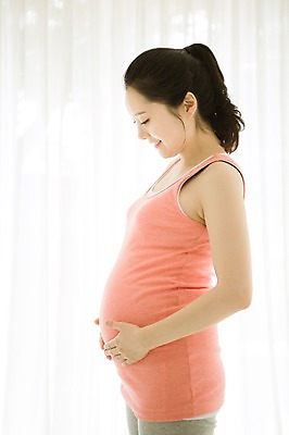 포토 JPG 스튜디오촬영 여자 엄마 실내 사랑 한명 서기 미소 상반신 옆모습 30대 희망 임산부 한국인 준비 설레임 감싸기 성인여자만 성인여자한명만 장년여자한명만 국내포토 1 감정 뷰포인트 가족 모션 표정 사람 동양인 내부 장년 임신 여자만 여자한명만 장년여자만 성인만 파일형식