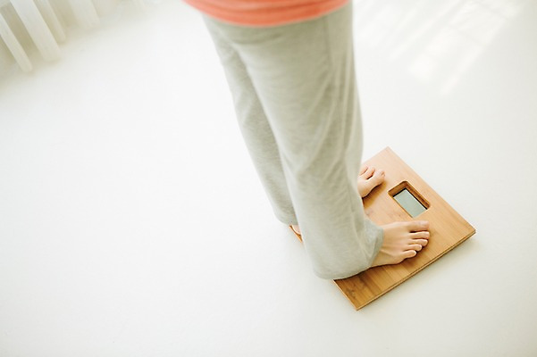 포토 JPG 스튜디오촬영 여자 엄마 실내 한명 서기 옆모습 30대 희망 임산부 한국인 하반신 몸무게 준비 체중계 설레임 성인여자만 성인여자한명만 장년여자한명만 국내포토 1 감정 뷰포인트 가족 모션 사람 동양인 내부 장년 임신 여자만 여자한명만 장년여자만 성인만 파일형식