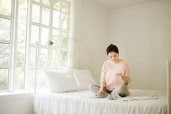 포토 JPG 스튜디오촬영 전신 여자 엄마 모바일 실내 한명 앉기 성인 앞모습 30대 태블릿 희망 임산부 한국인 침대 보호 준비 온라인쇼핑 모바일쇼핑 설레임 성인여자만 성인여자한명만 장년여자한명만 국내포토 1 감정 뷰포인트 가구 컨셉 가족 모션 사람 동양인 내부 장년 전자제품 스마트기기 쇼핑 임신 온라인 여자만 여자한명만 장년여자만 성인만 파일형식