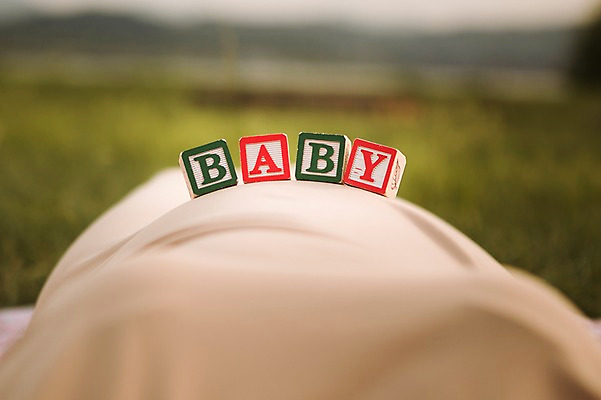 포토 JPG 주간 영어 여자 엄마 휴식 사랑 한명 잔디 성인 야외 아웃포커스 신체부위 30대 임산부 한국인 아기 보호 복부 성인여자만 성인여자한명만 장년여자한명만 나무블록 국내포토 자연요소 식물 문자 1 감정 컨셉 가족 촬영기법 사람 동양인 목재 장년 블록 임신 여자만 여자한명만 장년여자만 성인만 파일형식