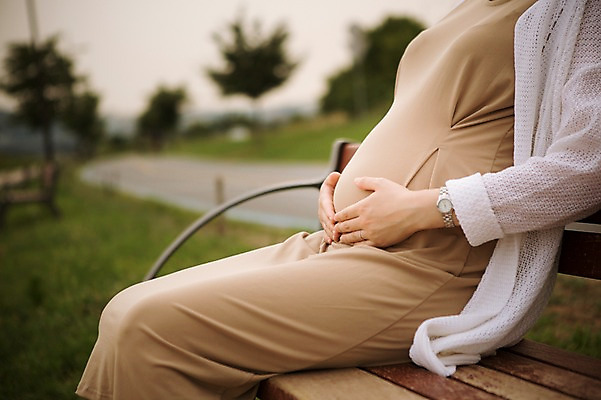 포토 JPG 주간 공원 여자 벤치 엄마 휴식 한명 앉기 상반신 성인 야외 옆모습 30대 산책 임산부 한국인 보호 상쾌 감싸기 복부 성인여자만 성인여자한명만 장년여자한명만 국내포토 자연요소 1 공공시설 감정 뷰포인트 컨셉 의자 가족 모션 사람 동양인 신체부위 장년 임신 여자만 여자한명만 장년여자만 성인만 파일형식