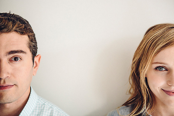 포토 JPG 외국인 커플 여자 남자 얼굴 커플라이프 실내 사랑 서기 미소 상반신 20대 성인 두명 앞모습 신체부위 다정 성인만 국내포토 라이프스타일 감정 뷰포인트 컨셉 관계 모션 표정 사람 인종 청년 내부 파일형식