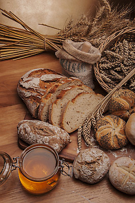 포토 JPG 해외이미지 식물 구름 전통 음식 빵 조각 백그라운드 다이어트 채소 과일 자연 탁자 하늘 아침 치즈 건조 파스타 건강 옥수수 씨앗 사람없음 목재 파란색 빛 갈색 주방 식사 빵집 맛 아침식사 상품 굽기 향수 준비 유기농 심플 밀가루 꿀 덩어리 작살 호밀 귀리 해외202004 해외포토 주간 자연요소 나무 웰빙 컬러 가구 컨셉 재료 유제품 곡류 서양음식 상점 화장품 가루 구이 생태계 파일형식 이미지허브