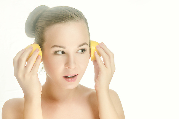 포토 JPG 해외이미지 응시 행복 얼굴 음식 백그라운드 컨셉 2 다이어트 과일 자연 건강 한명 노란색 주스 에너지 흰색 우아함 맛 치아 혀 레몬 피부 입술 고립 돌봄 완벽 해외202004 해외포토 1 시선 감정 음료 컬러 모션 사람 신체부위 입 소화기관 생태계 파일형식 이미지허브