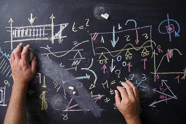 포토 JPG 해외이미지 학생 교육 과학 백그라운드 교실 학교 사람없음 칠판 수학 분필 공식 물리학 복잡 해외202004 해외포토 컨셉 교과목 초크 물리 파일형식 이미지허브