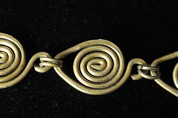 포토 JPG 해외이미지 백그라운드 목걸이 장신구 팔찌 사람없음 장식 빛 유행 금속 귀걸이 검은색 황금 고급 은색 보석 수집 싱글 브로치 고립 백금 알파카 특별함 팬던트 핸드메이드 해외202004 해외포토 동물 컬러 컨셉 재질 광석 파일형식 이미지허브