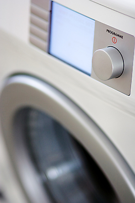 포토 JPG 해외이미지 옷 가사 가정 유리 버튼 주택 건조 사람없음 물 전자제품 문 상점 기계 거품 장비 흰색 업무 원형 빨래 드라이어 가루 세제 오브젝트 순환 전자 세탁기 소매 청소부 구김 로딩 자동 줄서기 해외202004 해외포토 자연요소 도형 직업 컬러 모션 재질 건물 가전제품 미용용품 작업 파일형식 이미지허브