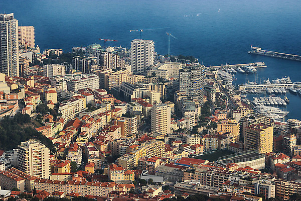 포토 JPG 해외이미지 라이프스타일 유럽 바다 여행 요트 건축양식 휴가 주택 항해 안테나 파노라마 풍경 사람없음 건물 물 여름 도시풍경 반사 항구 고층빌딩 황혼 거울 프랑스 도시 보트 재산 고급 지중해 카지노 포트 타운 프랑스어 모나코 왕자 몬테카를로 해외202004 해외포토 자연요소 문자 건축물 계절 건축 나라 컨셉 배_교통 통신 교통시설 촬영기법 빌딩 생활 금융 일몰 도박 파일형식 이미지허브