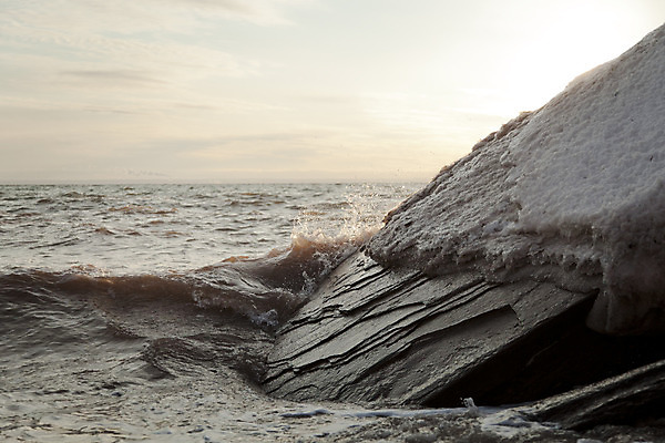 포토 JPG 해외이미지 파도 바다 캐나다 겨울 자연 풍경 사람없음 물 냉동 얼음 일몰 추위 홍수 스플래쉬 해외202004 해외포토 자연요소 계절 북아메리카 노을 자연재해 생태계 파일형식 이미지허브