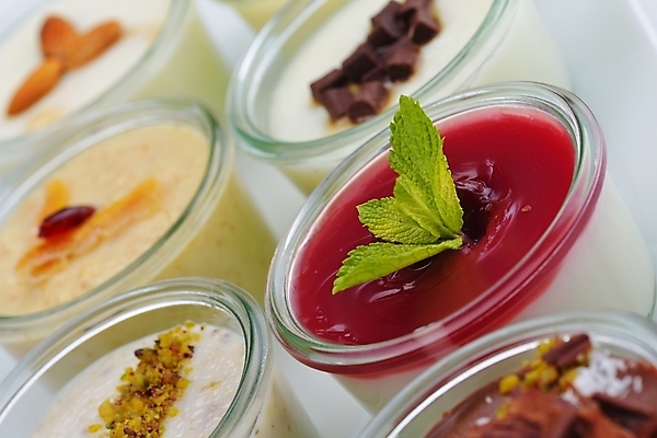 포토 JPG 해외이미지 실내 종류 사람없음 아웃포커스 여러개 다양 흰배경 푸딩 해외202004 해외포토 다수 백그라운드 디저트 촬영기법 내부 흰색 파일형식 이미지허브