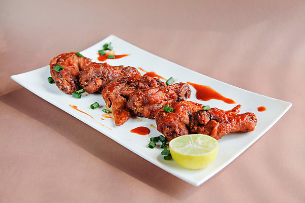 포토 JPG 해외이미지 접시 음식 백그라운드 날개 고추 육류 요리 사람없음 목재 식당 식사 저녁식사 치킨 튀김 신선 바 뜨거움 맛 그릴 바비큐 굽기 먹기 속도 매움 꿀 점심식사 해로움 핸드메이드 해외202004 해외포토 나무 식기 컨셉 채소 식재료 재료 모션 주방용품 상점 구이 닭고기요리 파일형식 이미지허브