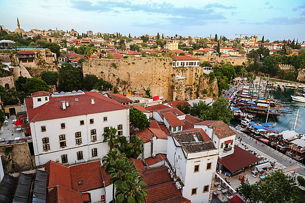 포토 JPG 해외이미지 나무 여행 건축양식 휴가 주택 사람없음 건물 도시 타운 칠면조 옛날 올드타운 해외202004 해외포토 식물 건축물 건축 조류 파일형식 이미지허브