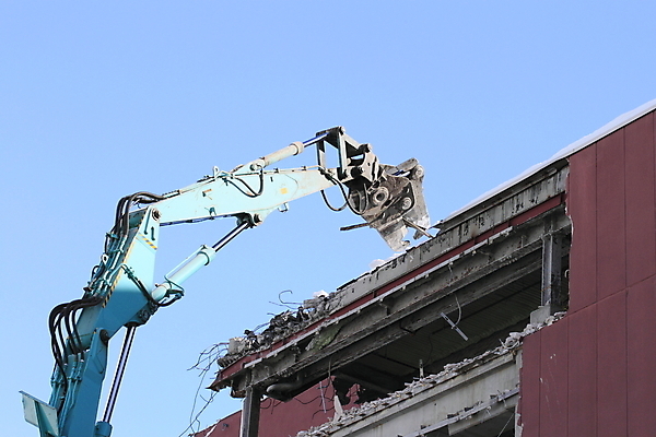 포토 JPG 해외이미지 주택 사람없음 건물 기계 재활용 건설현장 파편 굴착기 옛날 해외202004 해외포토 건축물 건설업 중장비 친환경 파일형식 이미지허브