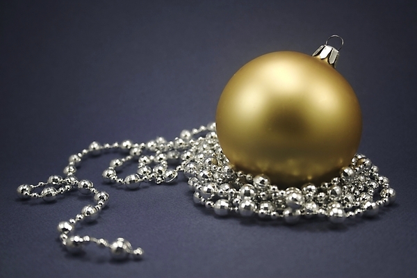 포토 JPG 해외이미지 1 전통 디자인 계절 줄 크리스마스 겨울 공 유리 휴가 기념 사람없음 장식 빛 반짝임 축제 침묵 장식볼 축하 원형 화려 우아함 은색 12월 심볼 싱글 심플 고립 노엘 엘리먼트 여의주 평야 혼자 스타일 해외202004 해외포토 도형 기념일 컬러 컨셉 모션 자연 재질 소리 날짜 파일형식 이미지허브