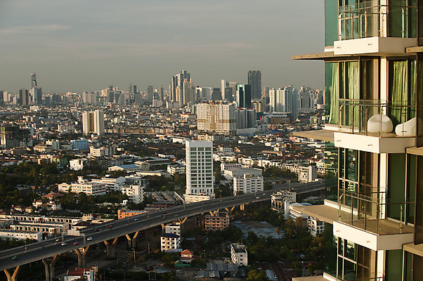 포토 JPG 해외이미지 외관 아시아 건축양식 태국 하늘 호텔 안테나 사람없음 건물 빛 강 도시풍경 세계 사무실 우주 탑 일본 고층빌딩 도시 도심 도쿄 속도 방콕 바쁨 지역 타운 스카이라인 해외202004 해외포토 건축물 건축 나라 비즈니스 통신 숙소 풍경 빌딩 파일형식 이미지허브