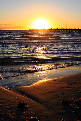 포토 JPG 해외이미지 구름 모래 파도 바다 오렌지 자연 하늘 풍경 사람없음 목재 물 빛 햇빛 태양 노란색 일출 항구 일몰 거품 도시 만 해조류 호주 방파제 남쪽 수평선 해외202004 해외포토 자연요소 나무 공공시설 컬러 과일 재료 교통시설 노을 해양식물 오세아니아 방향 생태계 파일형식 이미지허브