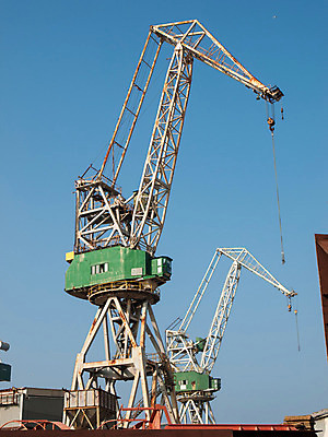 포토 JPG 해외이미지 산업 바다 오렌지 하늘 사람없음 물 노란색 항구 기계 장비 화물 상품 큼 기중기 무역 수로 운하 포트 무거움 거인 물류 원자재 철강 컨베어밸트 해외202004 해외포토 자연요소 컬러 과일 교통시설 운송업 중장비 무게 크기 파일형식 이미지허브