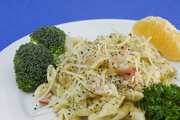 포토 JPG 해외이미지 전통 접시 문화 음식 치즈 새우 파스타 파슬리 요리 사람없음 식사 저녁식사 이탈리아 고명 양념 허브 향신료 바질 펜네 해외202004 해외포토 식물 식기 유럽 채소 유제품 서양음식 갑각류 향미료 파일형식 이미지허브