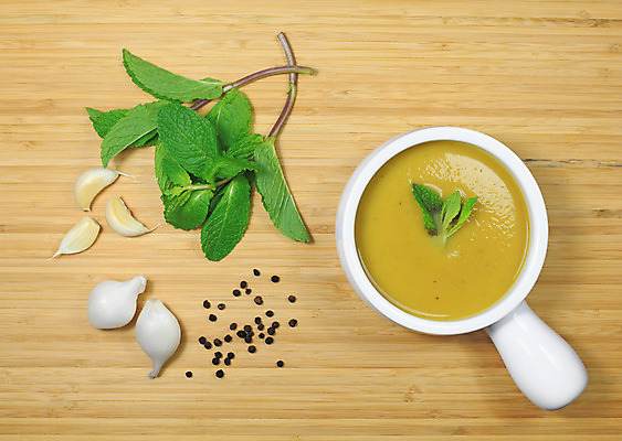 포토 JPG 해외이미지 음식 채소 탁자 양파 건강 마늘 요리 사람없음 목재 가로 식사 고명 사발 수프 컨테이너 민트 허브 향신료 준비 유기농 후추 스쿼시 내추럴 채식주의자 핸드메이드 홈메이드 비건 해외202004 해외포토 나무 식물 웰빙 산업 스포츠 가구 재료 구기 사기그릇 채식 만들기 향미료 파일형식 이미지허브