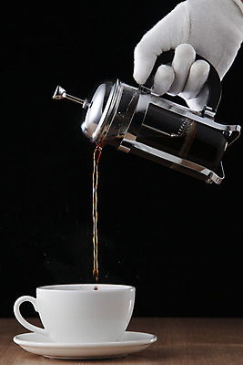 포토 JPG 해외이미지 커피 음료 음식 백그라운드 유리 호텔 사람없음 컵 초록색 검은색 어둠 흰색 기구 뜨거움 액체 붓기 아침식사 밀기 냄비 가득함 준비 만들기 철사 언론 에스프레소 프랑스어 양조 전용 철강 카페인 필터 해외202004 해외포토 문자 식기 컬러 모션 재질 숙소 식사 솥 파일형식 이미지허브