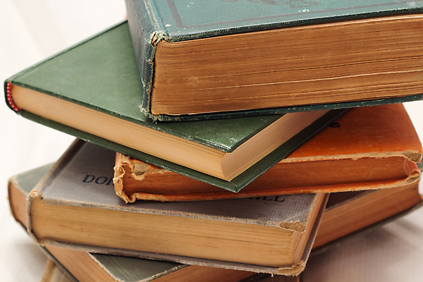 포토 JPG 해외이미지 영어 교육 학교 사람없음 책 독서 쌓기 클래식 도서관 읽기 문학 중고 해외202004 해외포토 문자 컨셉 모션 파일형식 이미지허브