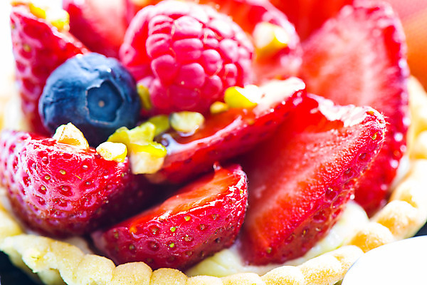 포토 JPG 해외이미지 열매 음식 백그라운드 과일 딸기 디저트 건강 사람없음 장식 빨간색 컬러풀 과자 케이크 요식업 식당 빵집 견과류 껍질 흰색 대접 신선 원형 우아함 달콤 맛 설탕 굽기 먹기 크림 만족 블루베리 산딸기 프랑스어 고립 타르트 페스츄리 피스타치오 해외202004 해외포토 도형 식물 문자 감정 산업 빵 컬러 컨셉 모션 상점 구이 파이_빵 파일형식 이미지허브