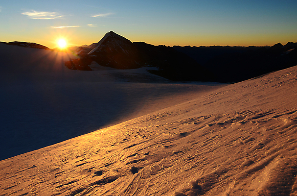 포토 JPG 해외이미지 호수 겨울 오렌지 산 풍경 사람없음 야외 건물 파란색 빛 태양 일출 일몰 정상 빙하 알프스 장면 마법 절정 해외202004 해외포토 자연요소 건축물 계절 유럽 컬러 과일 노을 파일형식 이미지허브