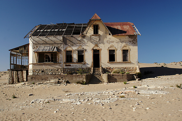 포토 JPG 해외이미지 모래 벽 건축양식 창문 아프리카 하늘 주택 사람없음 건물 갈색 회색 사막 발코니 역사 나미비아 썩음 옛날 파멸 해외202004 해외포토 건축물 건축 나라 컬러 컨셉 남아프리카 파일형식 소멸 이미지허브