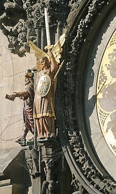 포토 JPG 해외이미지 외관 유럽 문화 시계 여행 건축양식 미술 사람없음 야외 건물 숫자 탑 시간 원형 중세 역사 황금 심볼 사인 점성술 체코 천문학 프라하 타운 태엽 고딕 공화국 랜드마크 옛날 스타일 해외202004 해외포토 도형 문자 건축물 교육 건축 나라 문화예술 도시 파일형식 이미지허브