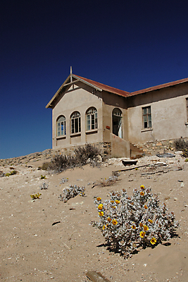 포토 JPG 해외이미지 모래 벽 건축양식 창문 아프리카 하늘 주택 사람없음 건물 갈색 회색 사막 역사 나미비아 썩음 옛날 파멸 해외202004 해외포토 건축물 건축 나라 컬러 컨셉 남아프리카 파일형식 소멸 이미지허브