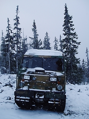 포토 JPG 해외이미지 무기 겨울 바람 산 사람없음 추위 승합차 폭풍 해외202004 해외포토 자연요소 계절 승용차 날씨 파일형식 이미지허브
