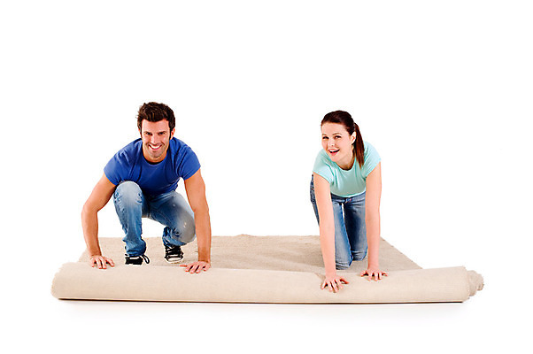 포토 JPG 해외이미지 백인 라이프스타일 커플 응시 가구 티셔츠 협력 바닥 주택 함께함 실내 사람 성인 두명 카펫 청바지 흰배경 콜라보레이션 해외202004 해외포토 서양인 시선 생활용품 백그라운드 컨셉 셔츠 바지 관계 내부 건물 생활 흰색 파일형식 이미지허브