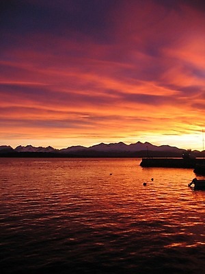 포토 JPG 해외이미지 바다 분홍색 겨울 자연 사람없음 물 보라색 일몰 저녁 해외202004 해외포토 자연요소 계절 컬러 노을 야간 생태계 파일형식 이미지허브