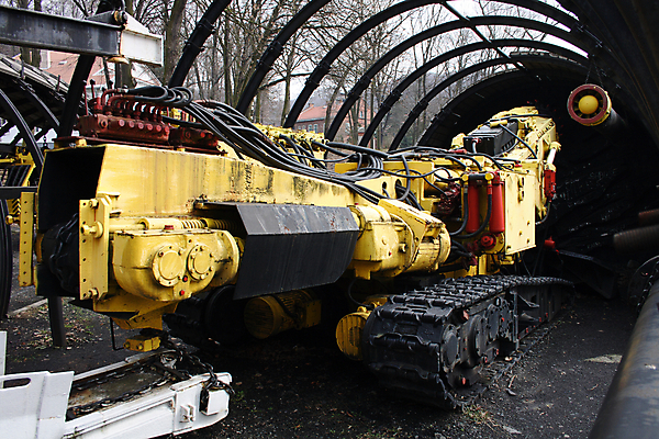 포토 JPG 해외이미지 산업 백그라운드 자동차 사람없음 금속 힘 기계 블록 기차 발전기 에너지 연결 묘사 박물관 가스 시스템 튜브 짐차 엔진 정비공 모터 디젤 옛날 철강 필터 해외202004 해외포토 육상교통 재질 대중교통 발전소 기술자 파일형식 이미지허브