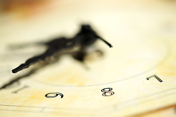 포토 JPG 해외이미지 손 얼굴 모래 시계 백그라운드 컨셉 비즈니스 유리 추상 사람없음 검은색 흰색 시간 우아함 심볼 손목시계 오브젝트 다이얼 통과 타이머 경영 고립 마감 분 충고 해외202004 해외포토 컬러 무늬 장신구 재질 신체부위 파일형식 이미지허브