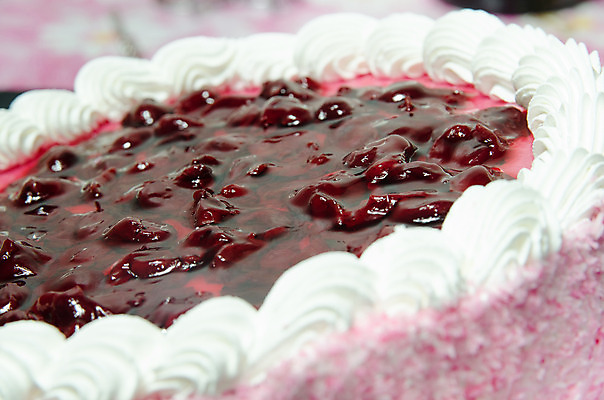 포토 JPG 해외이미지 전통 접시 열매 음식 분홍색 백그라운드 크리스마스 과일 휴가 디저트 건강 사람없음 장식 빨간색 파티 케이크 검은색 빵집 흰색 신선 원형 체리 달콤 맛 정상 잼 굽기 크림 준비 만들기 부드러움 젤리 마멀레이드 제빵사 페스츄리 해외202004 해외포토 도형 식물 직업 식기 기념일 빵 컬러 컨셉 모션 이벤트 상점 감각 소스_음식 구이 파일형식 이미지허브