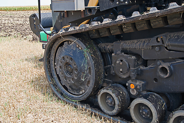 포토 JPG 해외이미지 산업 농업 사람없음 농작물 농장 기계 흙 장비 흰색 시골 큼 땅 시리얼 트랙터 트레일러 거름 밭일 자동화 쟁기 파종 해외202004 해외포토 음식 컬러 농사 크기 농기계 특수차량 파일형식 이미지허브