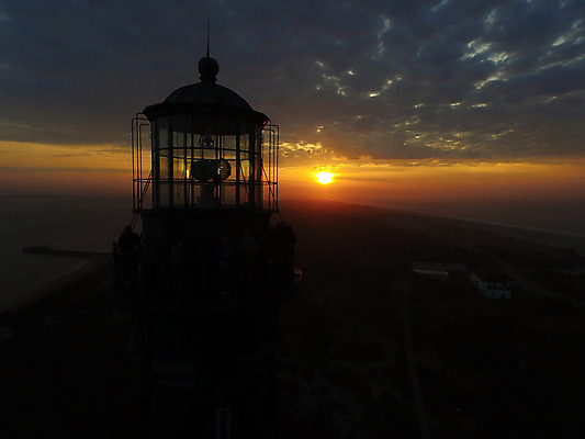 포토 JPG 해외이미지 구름 실루엣 파도 바다 섬 여행 백그라운드 오렌지 자연 하늘 주택 등대 항해 경고 안전 사람 풍경 사람없음 야외 건물 빨간색 물 여름 빛 컬러풀 태양 일출 어둠 황혼 일몰 야간 저녁 신호 보안 네비게이션 수평선 해외202004 해외포토 자연요소 건축물 계절 컬러 배_교통 과일 촬영기법 노을 생태계 파일형식 이미지허브