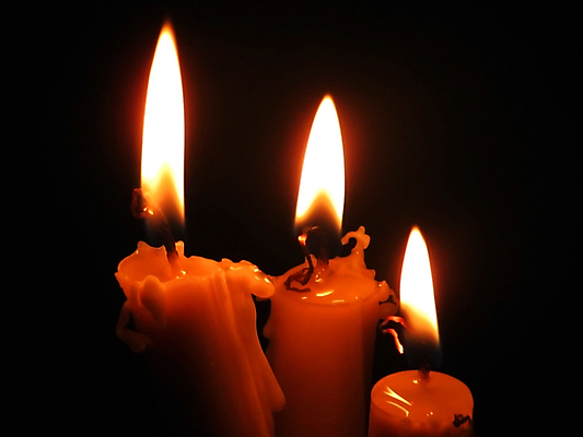 포토 JPG 해외이미지 검은배경 불 사람없음 노란색 어둠 축하 야간 신비 소재 낭만주의 왁스 화상 해외202004 해외포토 자연요소 컬러 백그라운드 컨셉 검은색 상처 파일형식 이미지허브