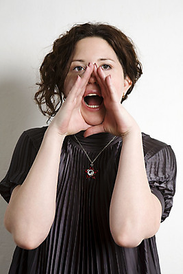 포토 JPG 해외이미지 드레스 여자 한명 성인 외침 만족 비명 팬던트 해외202004 해외포토 1 옷 감정 사람 소리 파일형식 이미지허브