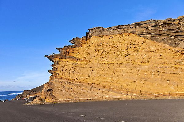 포토 JPG 해외이미지 모양 유럽 지구 선 모래 섬 백그라운드 패턴 곡선 하늘 추상 휴가 거리 풍경 사람없음 빨간색 파란색 갈색 절벽 소용돌이 암석 바위 침대 스페인 묘사 부식 질감 분화구 사암 목각 내추럴 지질학 해외202004 해외포토 교육 나라 컬러 가구 무늬 회오리 돌_바위 화산 파일형식 이미지허브