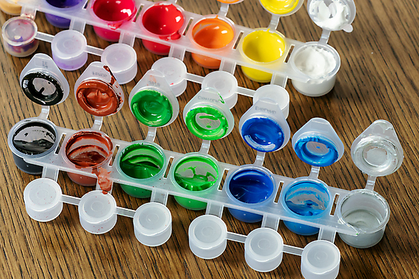 포토 JPG 해외이미지 디자인 교육 오렌지 학교 탁자 수채화 종류 미술 취미 사람없음 목재 빨간색 초록색 물 파란색 세트 상자 컬러풀 노란색 페인트 흰색 얼룩 팔레트 혼합 플라스틱 고립 해외202004 해외포토 자연요소 나무 컬러 가구 과일 재료 재질 문화예술 파일형식 이미지허브