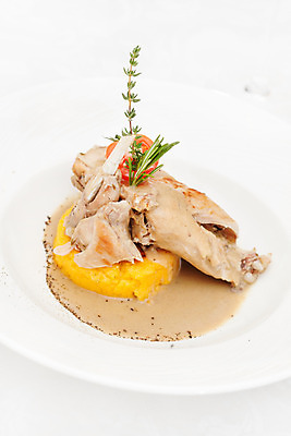 포토 JPG 해외이미지 식기 접시 음식 조각 채소 방울토마토 밥 반찬 오리 육류 요리 사람없음 노란색 식사 치킨 튀김 흰색 중앙 그릴 굽기 허브 후추 프랑스어 백리향 저지방 해외202004 해외포토 식물 문자 컬러 토마토 식재료 조류 주방용품 기름_음식 구이 향신료 닭고기요리 파일형식 이미지허브