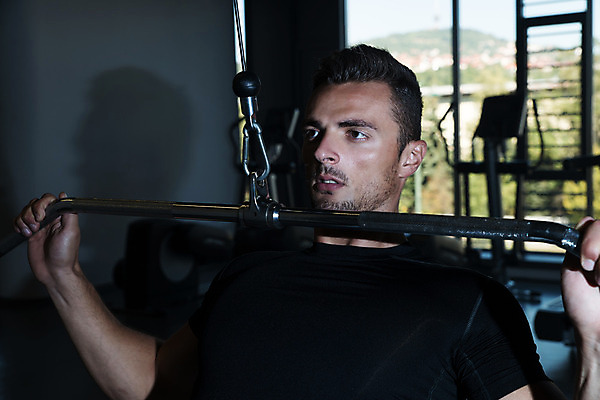 포토 JPG 해외이미지 백인 웰빙 남자 스포츠 신체 청소년 근육 실내 건강 한명 사람 신체부위 청춘 운동 스트레칭 힘 에너지 잡기 몸무게 보디빌딩 보디빌더 연습 체육관 근육질 몸통 무거움 리프팅 이두근 해외202004 해외포토 서양인 1 컨셉 모션 내부 헬스 무게 몸매 파일형식 이미지허브