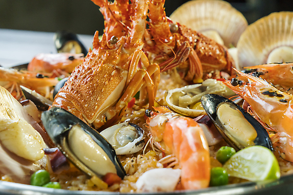 포토 JPG 해외이미지 전통 디자인 음식 백그라운드 컨셉 밥 조개 새우 갑각류 사람없음 우주 검은색 방 고명 스페인 바닷가재 레몬 해산물 순수 오징어 올리브 각도 서빙 홍합 문어 지역 향료 레시피 무료 발렌시아 사프란 석판 스페인어 입가심 스타일 카피스페이스 해외202004 해외포토 동물 열매 유럽 컬러 과일 어패류 연체동물 수중동물 공백 가재 향신료 향기 냄새 파일형식 이미지허브