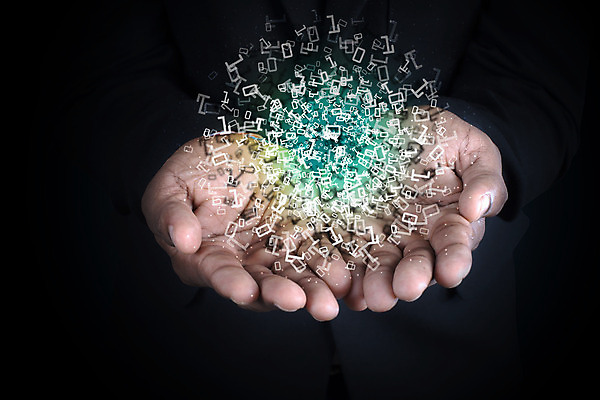 포토 JPG 해외이미지 직업 손 디자인 응시 남자 선 비즈니스 손가락 미래 나선형 정장 성인 사람없음 그래픽 파란색 빛 컴퓨터 3D 디지털 스크린 터치 흰색 긴급 가리킴 비즈니스맨 발표 터널 암호 사인 옷입기 보여주기 광 발생 이진법 터치스크린 코딩 해외202004 해외포토 시선 옷 길 컬러 컨셉 무늬 모션 사람 손짓 신체부위 전자제품 직장인 수학 디지털합성 컴퓨터교육 파일형식 이미지허브