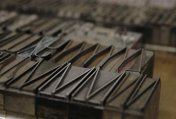 포토 JPG 해외이미지 알파벳 타이포그라피 사람없음 금속 인쇄 편지 수집 M 타입 Y 옛날 해외202004 해외포토 문자 영어 재질 파일형식 이미지허브