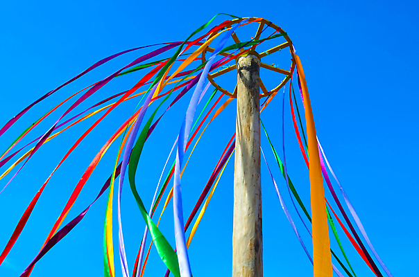 포토 JPG 해외이미지 전통 공원 행복 리본 문화 음악 백그라운드 겨울 불 휴가 불꽃 이벤트 사람없음 빨간색 초록색 파란색 노란색 우주 축제 공연 기쁨 축하 심볼 러시아 봉 연소 러시아인 전국 해외202004 해외포토 자연요소 서양인 계절 공공시설 감정 유럽 컬러 컨셉 문화예술 파일형식 이미지허브